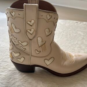 Miron Crosby heart boots